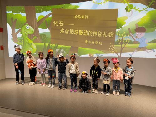 平?jīng)鍪胁┪镳^ 十一假期研學(xué)游系列活動，樹立公共文化惠民新標(biāo)桿